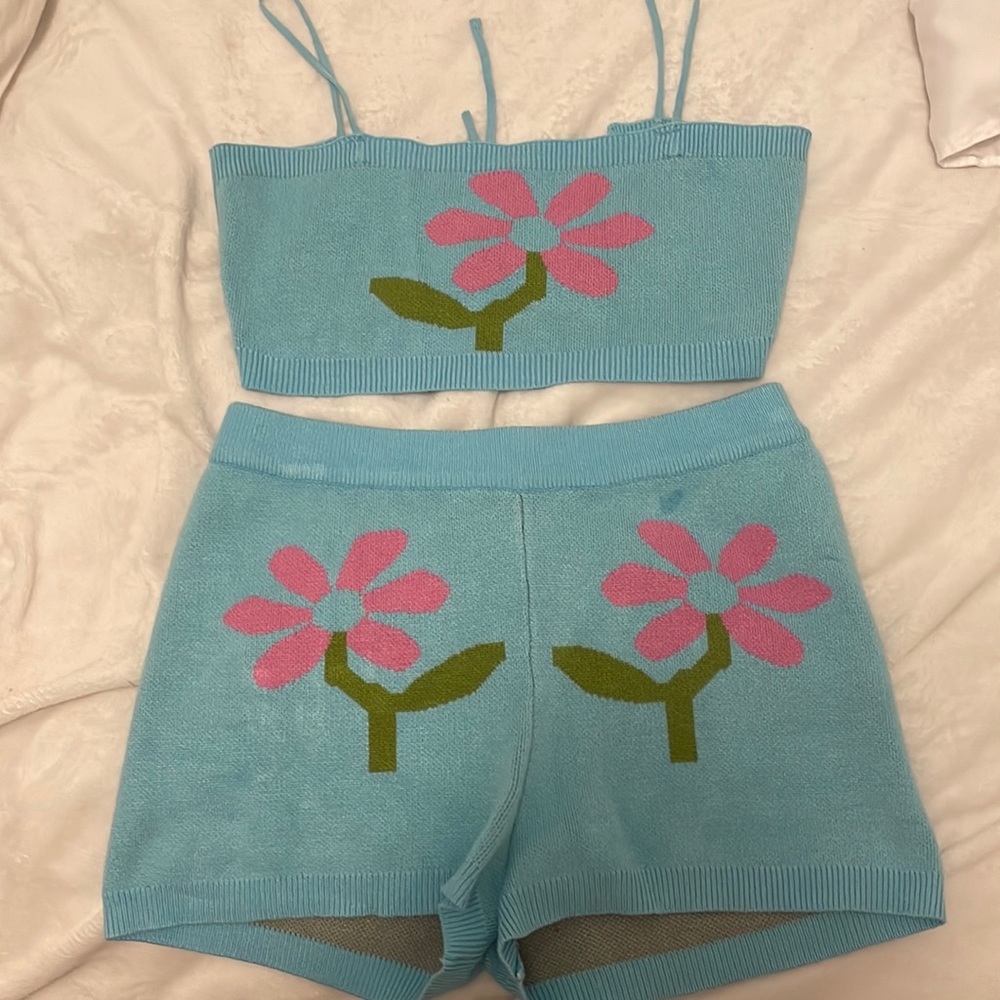 So piece floral set!